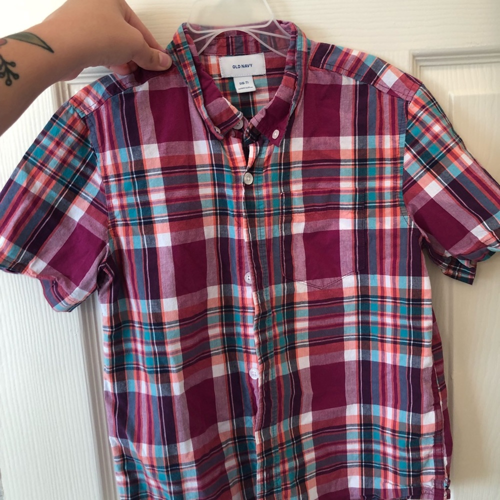 Short sleeve button down